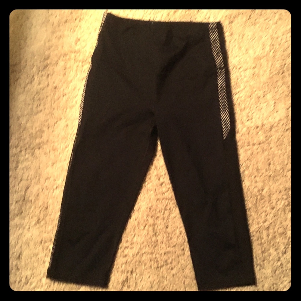 Victoria’s Secret workout Capri leggings